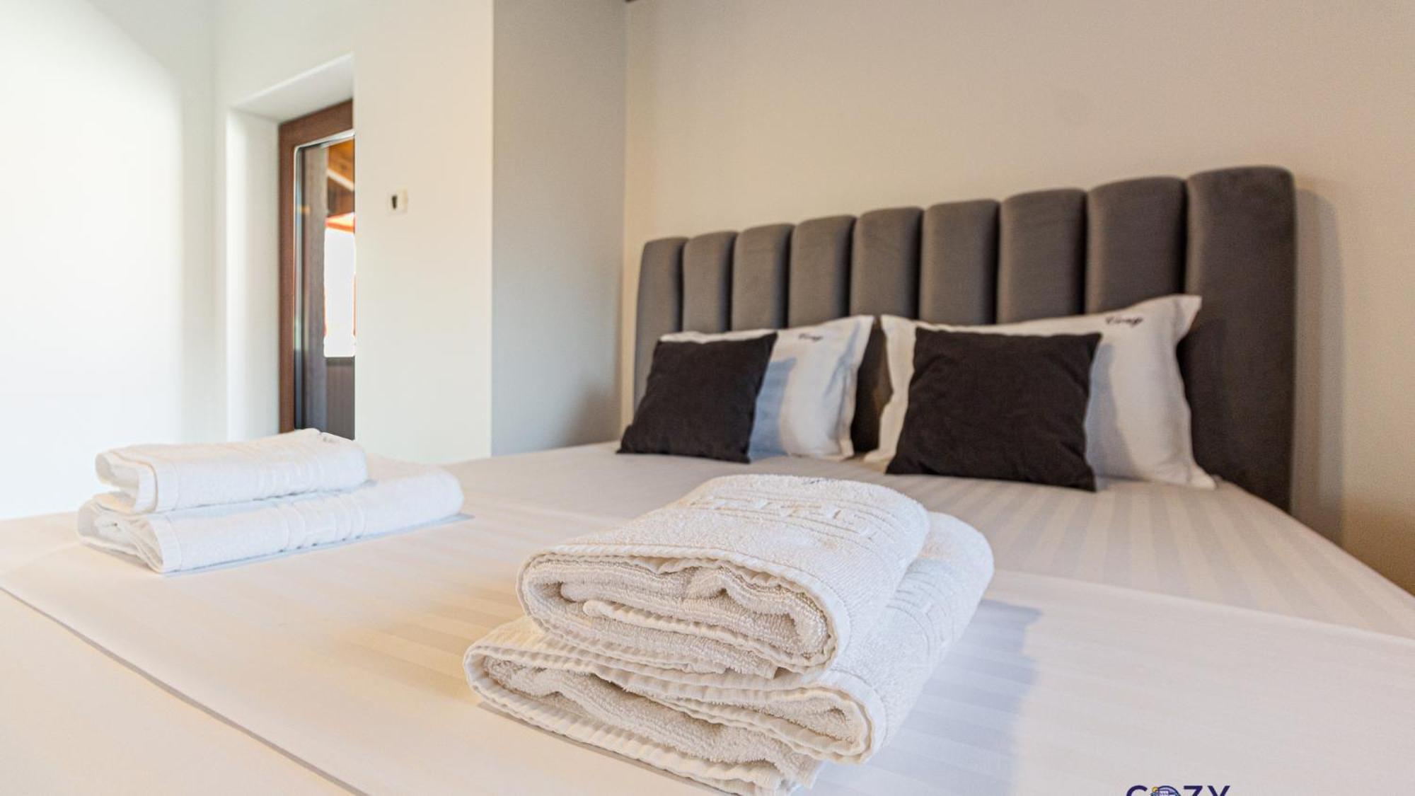 Cozy Brand New Boutique Aparthotel Braşov Exterior foto